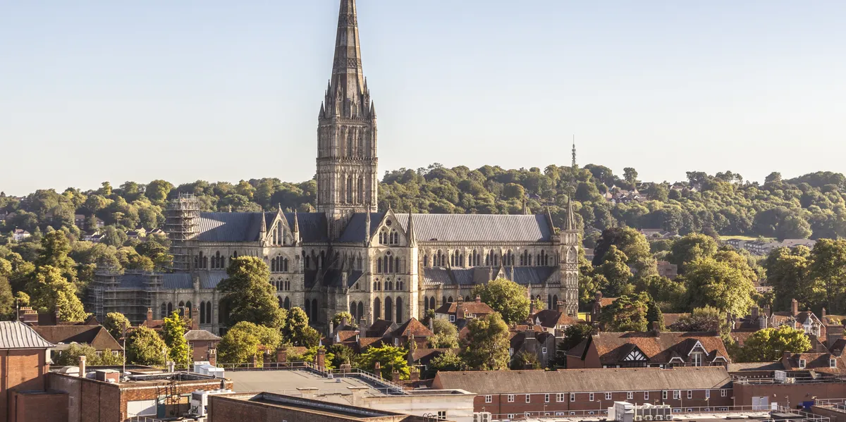 Salisbury news: Lib Dem council slammed for ‘big waste of money’ after spending £30k giving every child anniversary medal