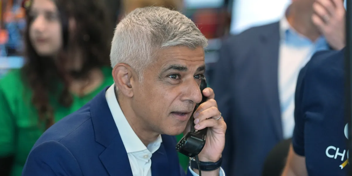 Sadiq Khan ‘backs down’ over ยฃ50million Met Police deal with AI software firm Palantir